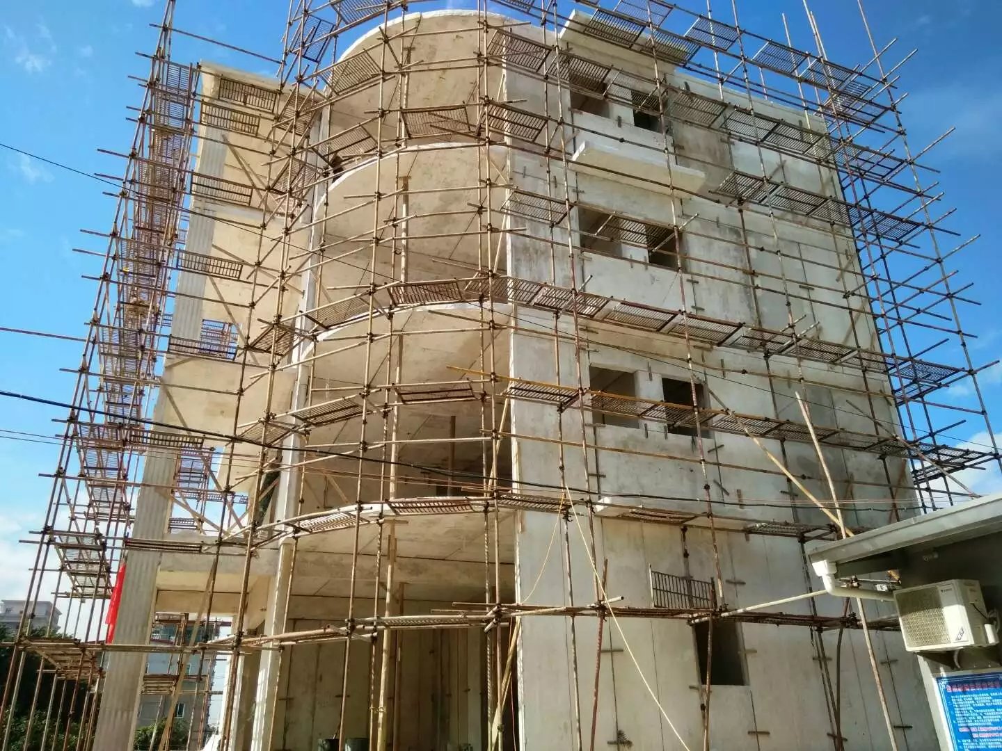 澄江星河绿色环保装配式建材在福建修建的五层别墅建筑